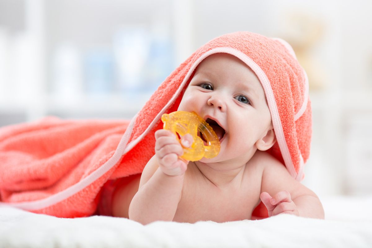 Ketika Gigi Pertama Muncul: Tanda-tanda Umum Tumbuh Gigi pada Bayi